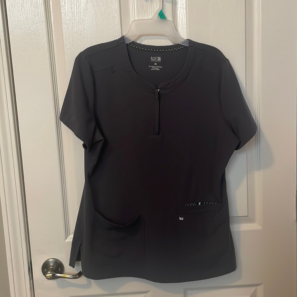 Women’s Koi scrub top